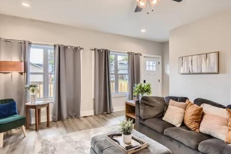 New Build 5 Min To Broadway Sleeps 10 Villa Nashville Exterior foto