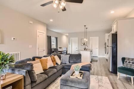New Build 5 Min To Broadway Sleeps 10 Villa Nashville Exterior foto