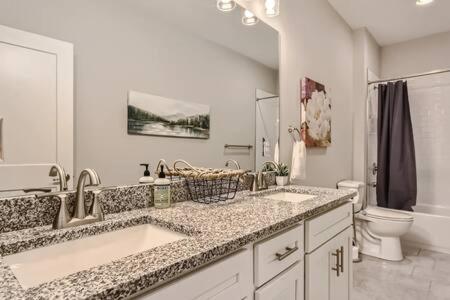 New Build 5 Min To Broadway Sleeps 10 Villa Nashville Exterior foto